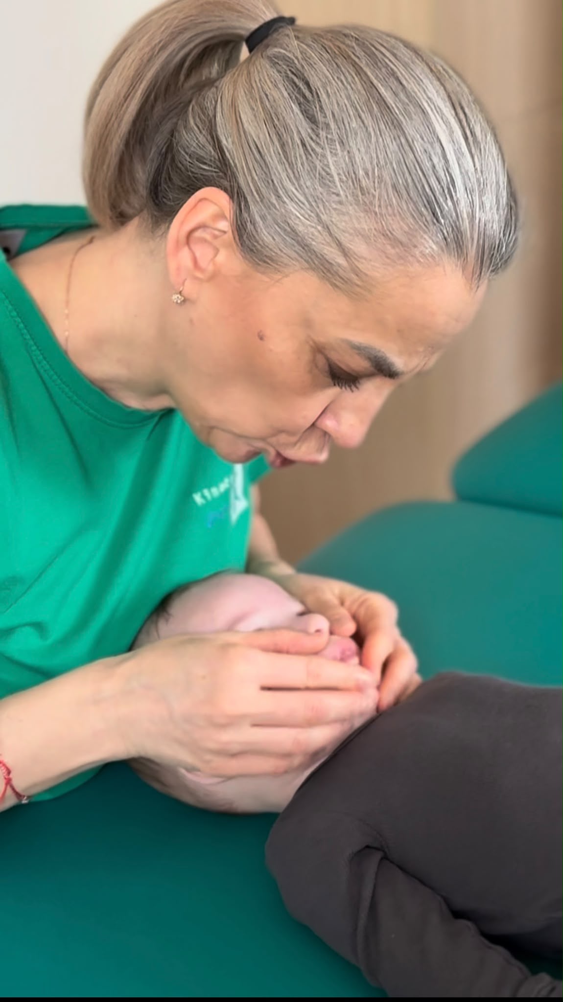 Ședință de stimulare orofacială și relaxare musculară facială bebeluș